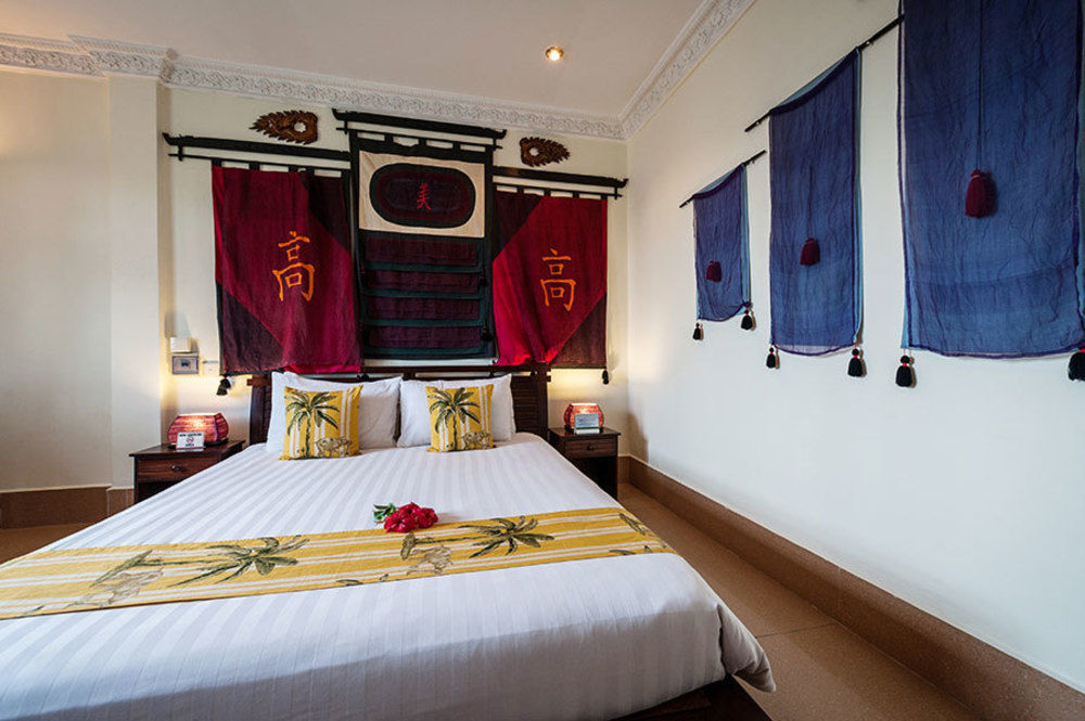 פנום פן Red Hibiscus Hotel מראה חיצוני תמונה