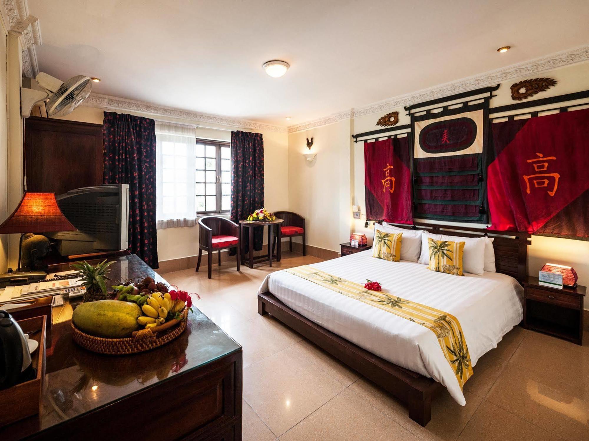 פנום פן Red Hibiscus Hotel מראה חיצוני תמונה
