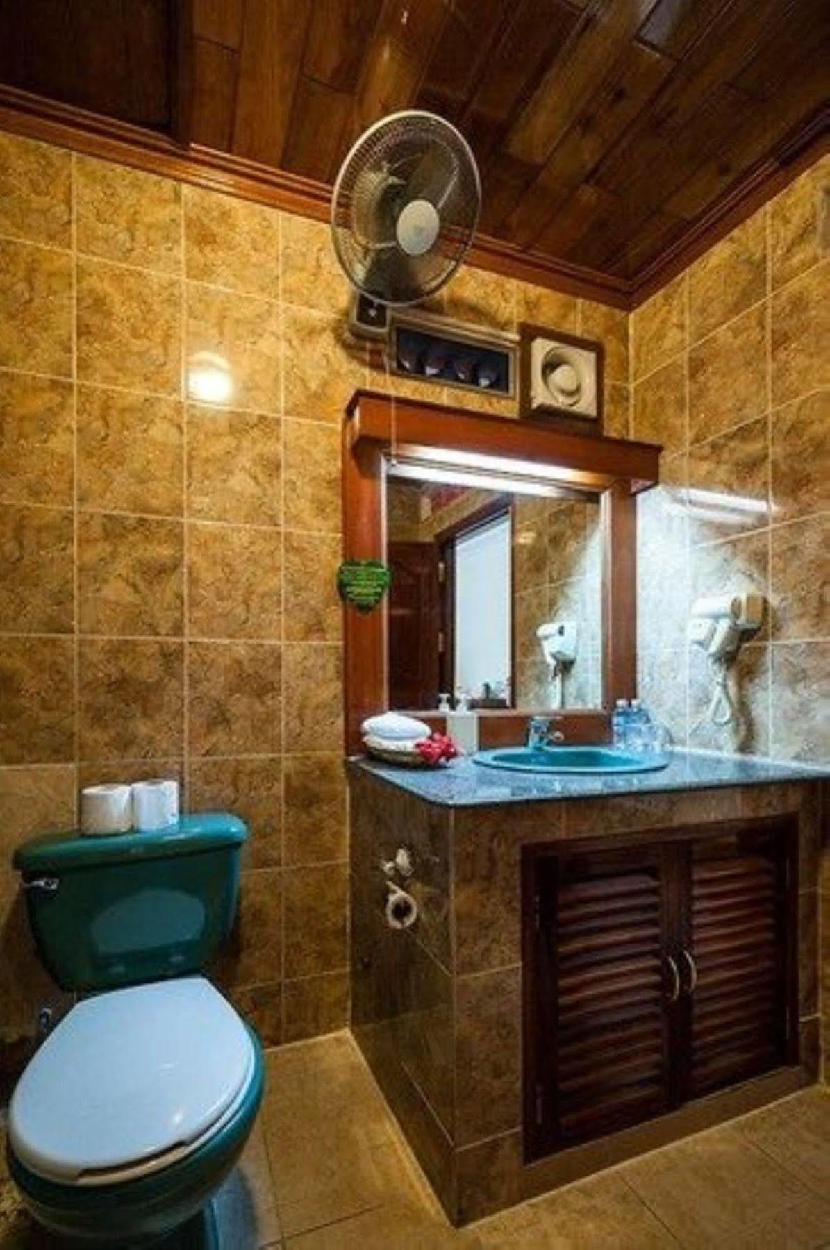 פנום פן Red Hibiscus Hotel מראה חיצוני תמונה